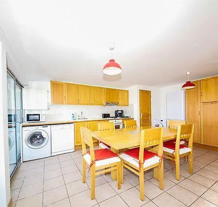 Prázdninový dům Remarkable 3-Bed House In Suresnes Facing Paris